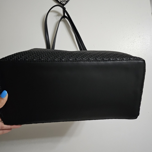 GUESS Vikky Large Tote Bag - Picture 8 of 8